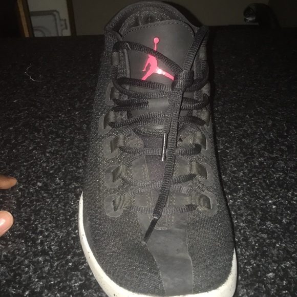 Shoes - Picture 3 of 8